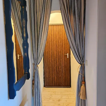 Maria 5 Apartment